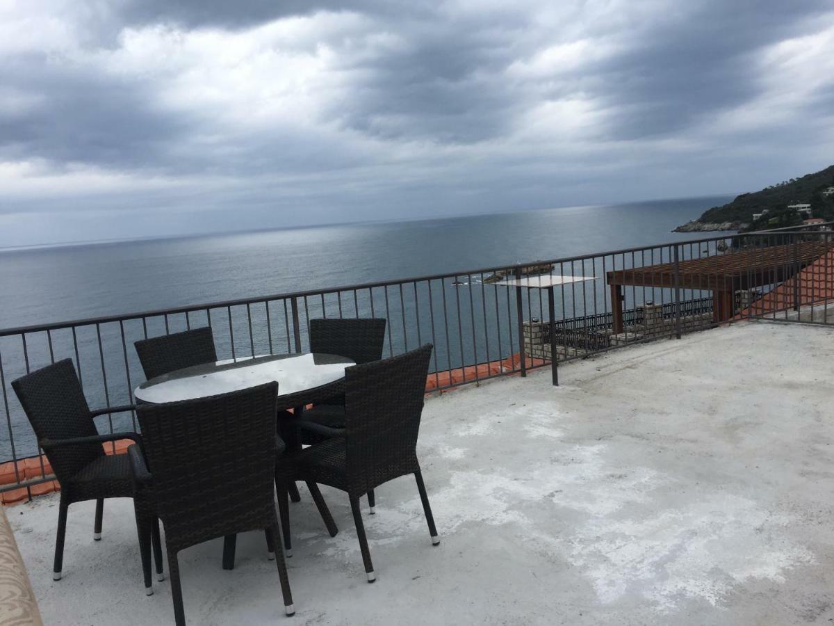 Apartments Gusar 울친 외부 사진